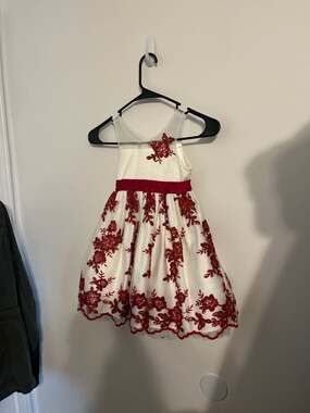 American Princess Girls Size 4T Ivory and Red Floral Embroidered Holiday Party D